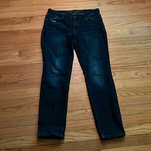 Women’s Old Navy mid rise blue jeans.  Good condition.